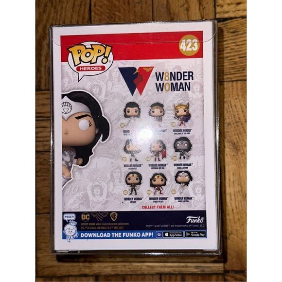 WONDER WOMAN WHITE LANTERN (GLOWS IN THE DARK) - Picture 5 of 5